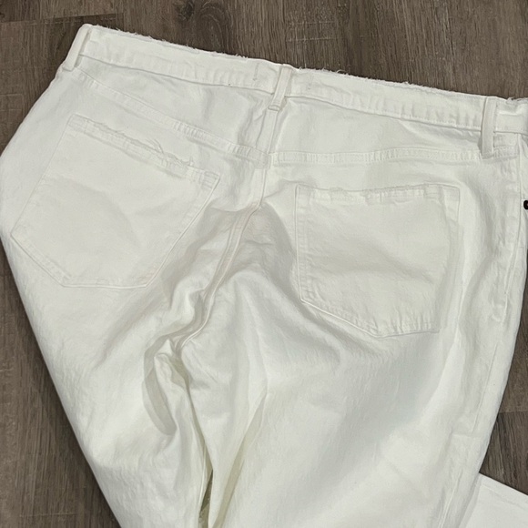 NWT Abercrombie & Fitch 34/18S The ‘90’s Straight Ultra High Rise White Jeans - Picture 7 of 7